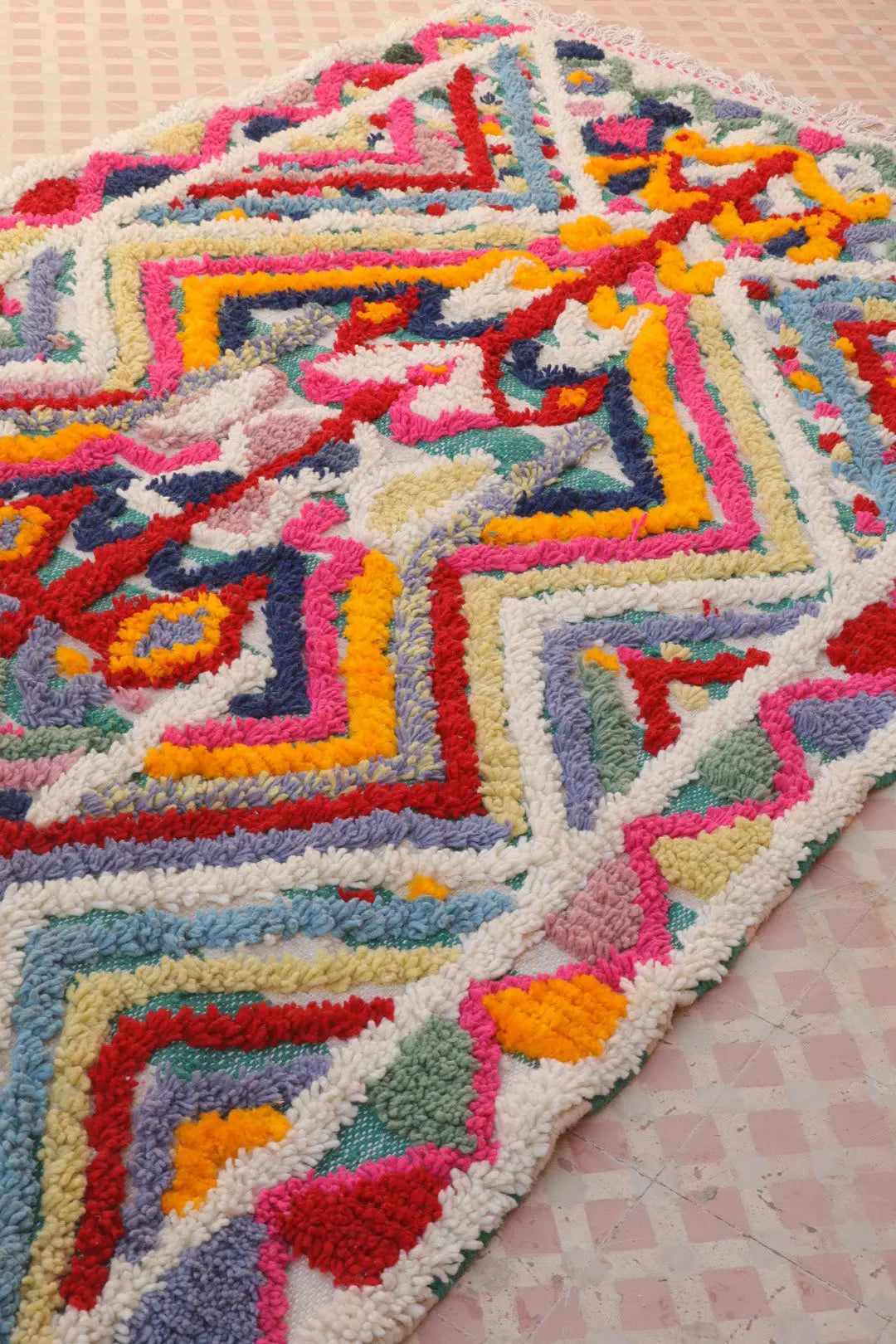 Tapis Berbère Coloré Azilal Trame et Motifs Verte-  240 x 152 cm Néda