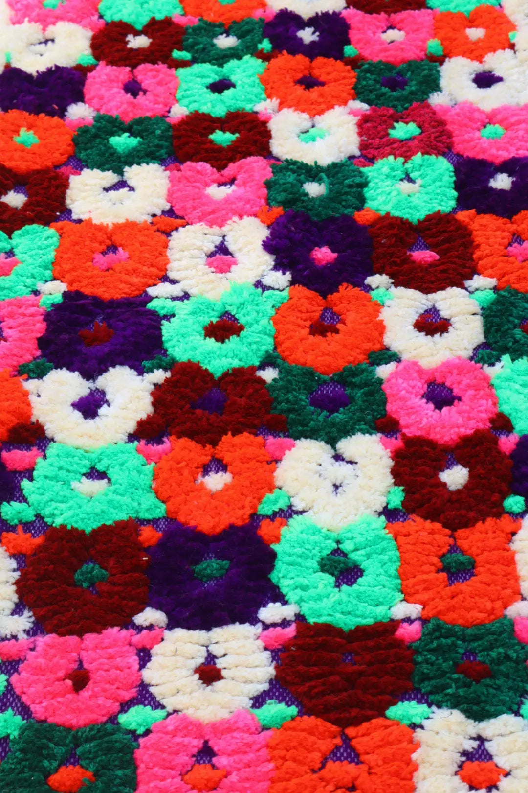 Tapis Berbère Couloir Azilal Violet à Motifs Reliefs Multicolores -300 x 77 cm Néda