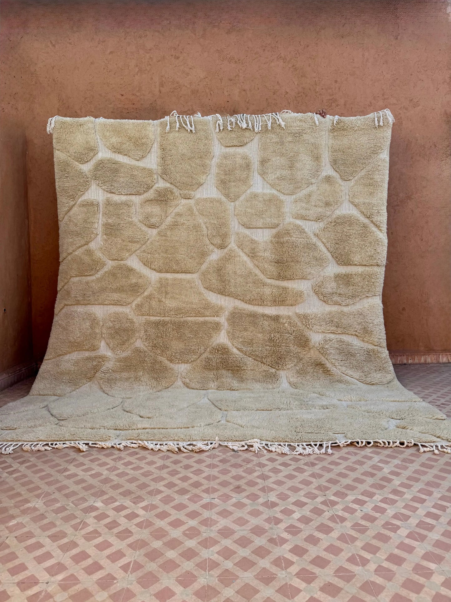 Tapis Berbère Béni Ouarain Blanc Moderne à Reliefs Qualité Supérieure- 310 x 256 cm Néda