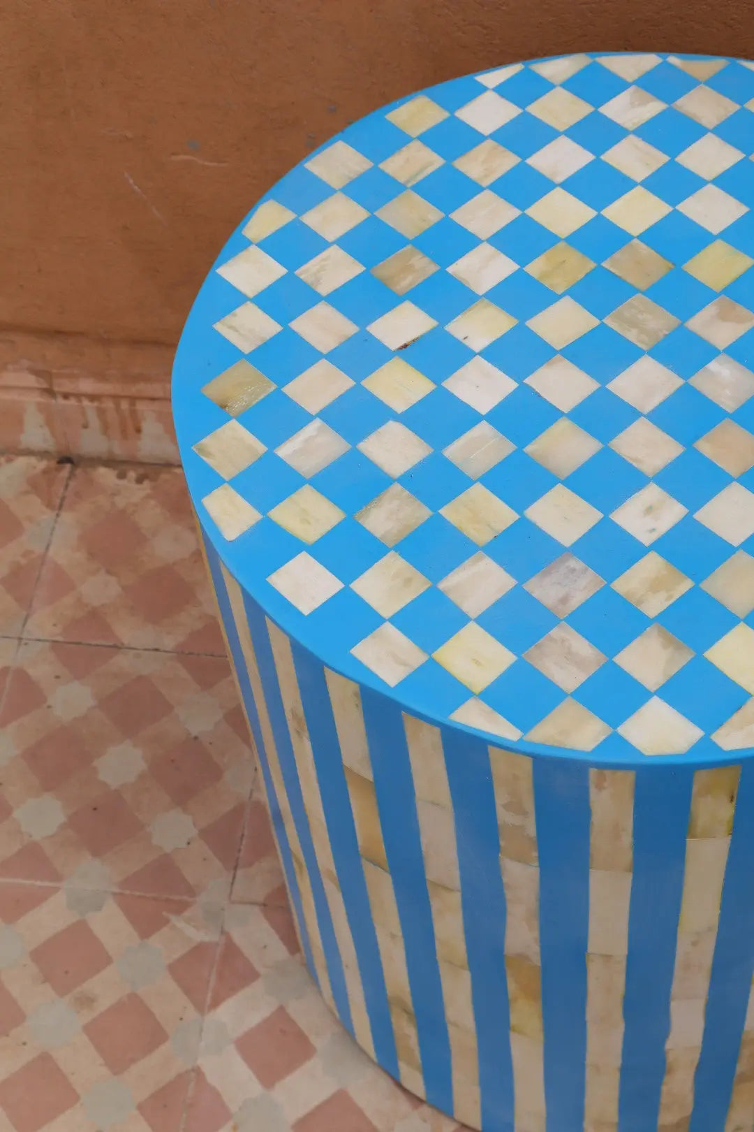 Table d’Appoint Tabouret en Os et Résine Bleu - « LADO » Néda
