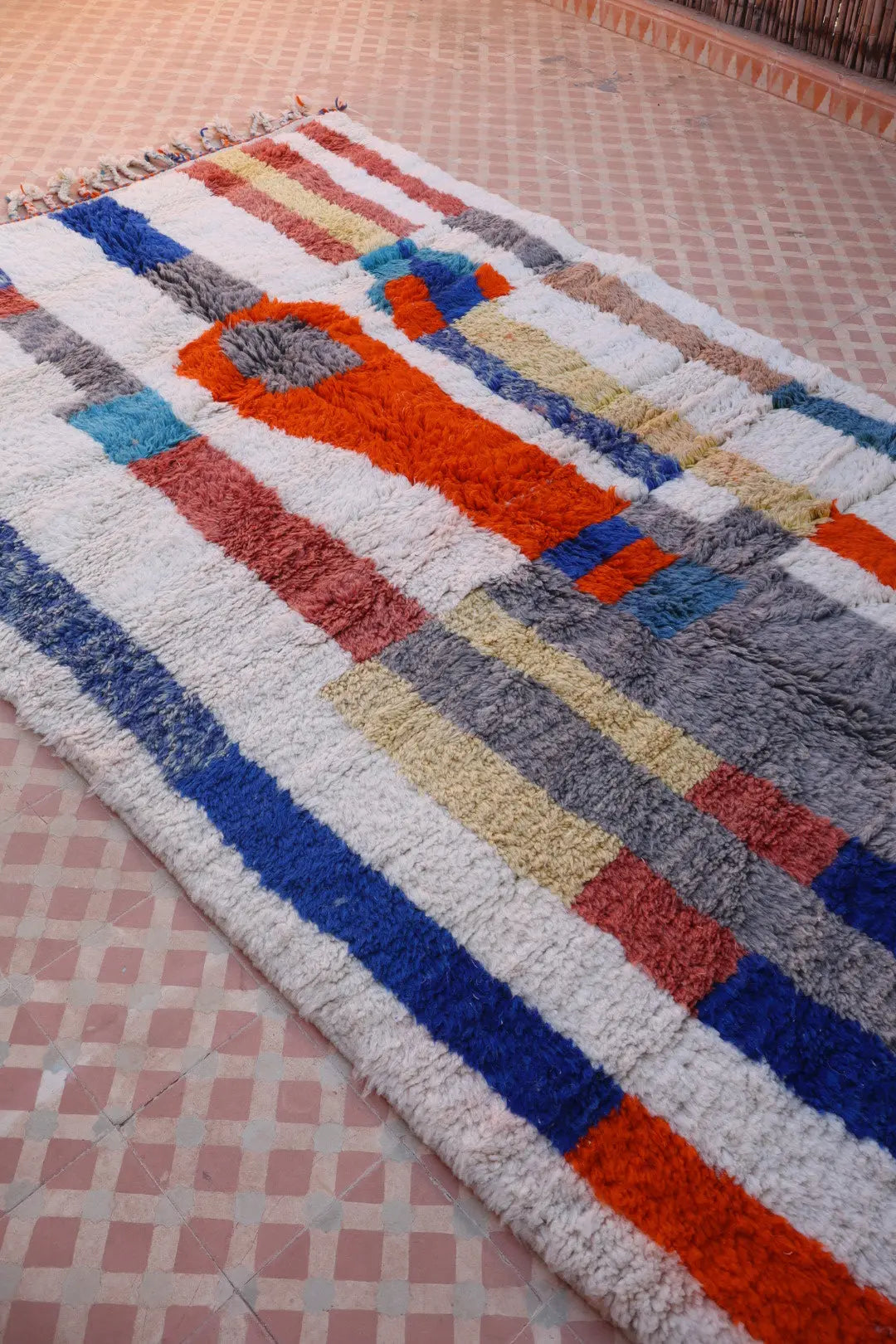 Tapis Berbère Azilal Écru Lignes Colorées- 249 x 157  cm Néda