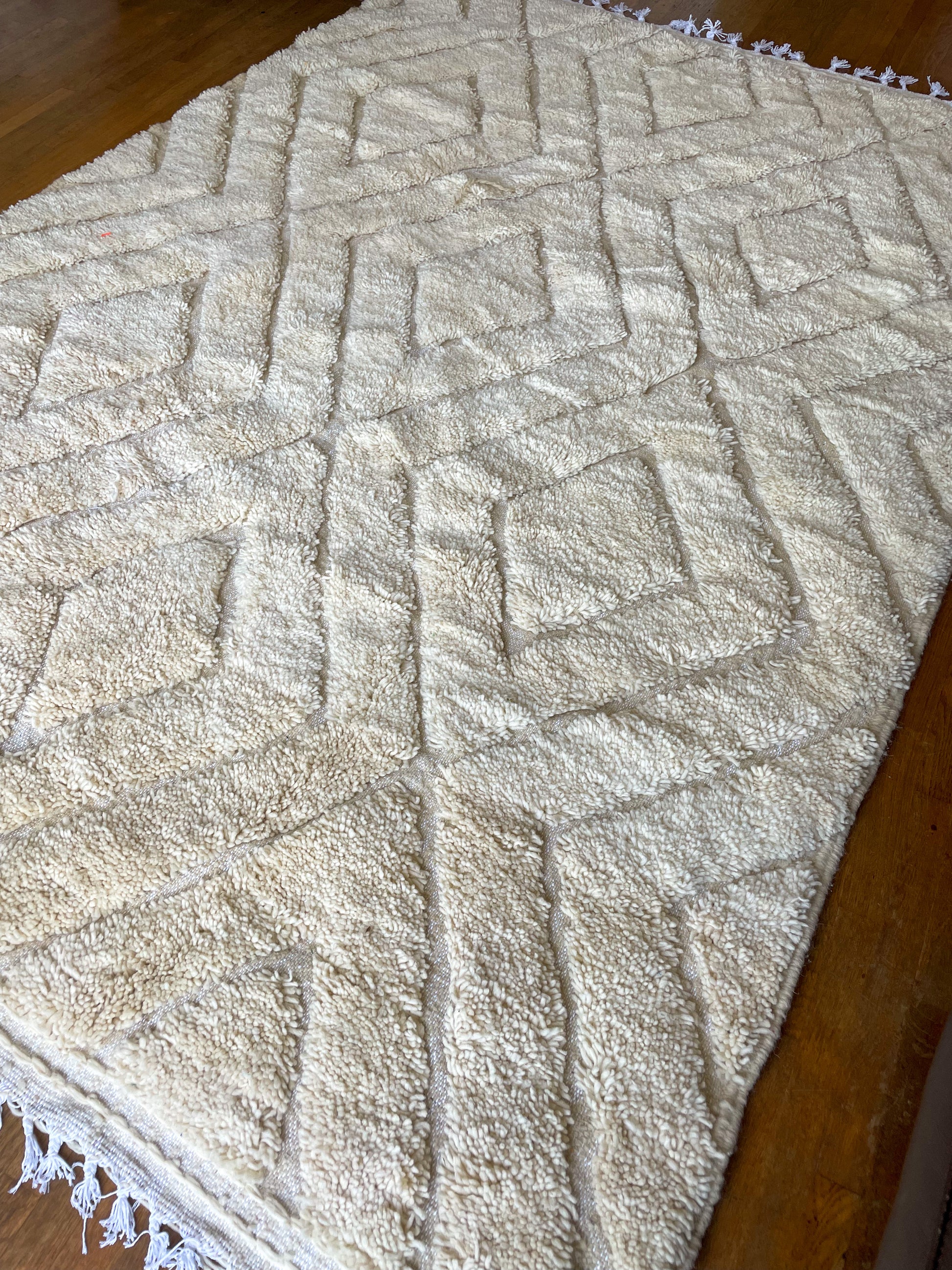 Grand tapis berbère Béni Ouarain blanc à losanges en laine n°101