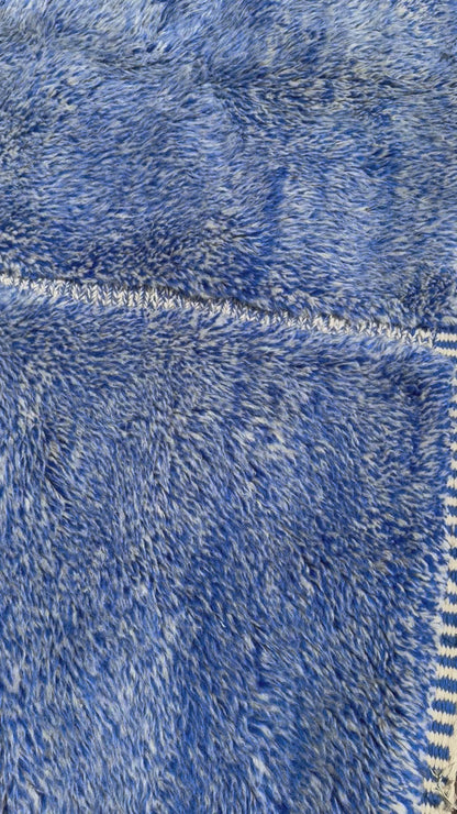 Tapis Berbère Mrirt Bleu et Blanc- 315 x 215 cm