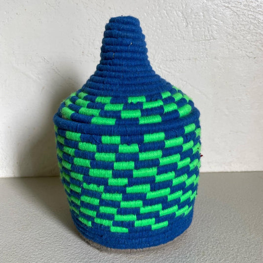 boite / panier marocain coloré en laine fait main artisanal vert et bleu