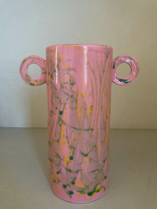 Vase abstrait en céramique rose aux touches vertes et  jaune